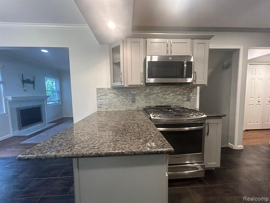 1534 BRENTWOOD Drive, Troy, MI 48098 — Photo 9