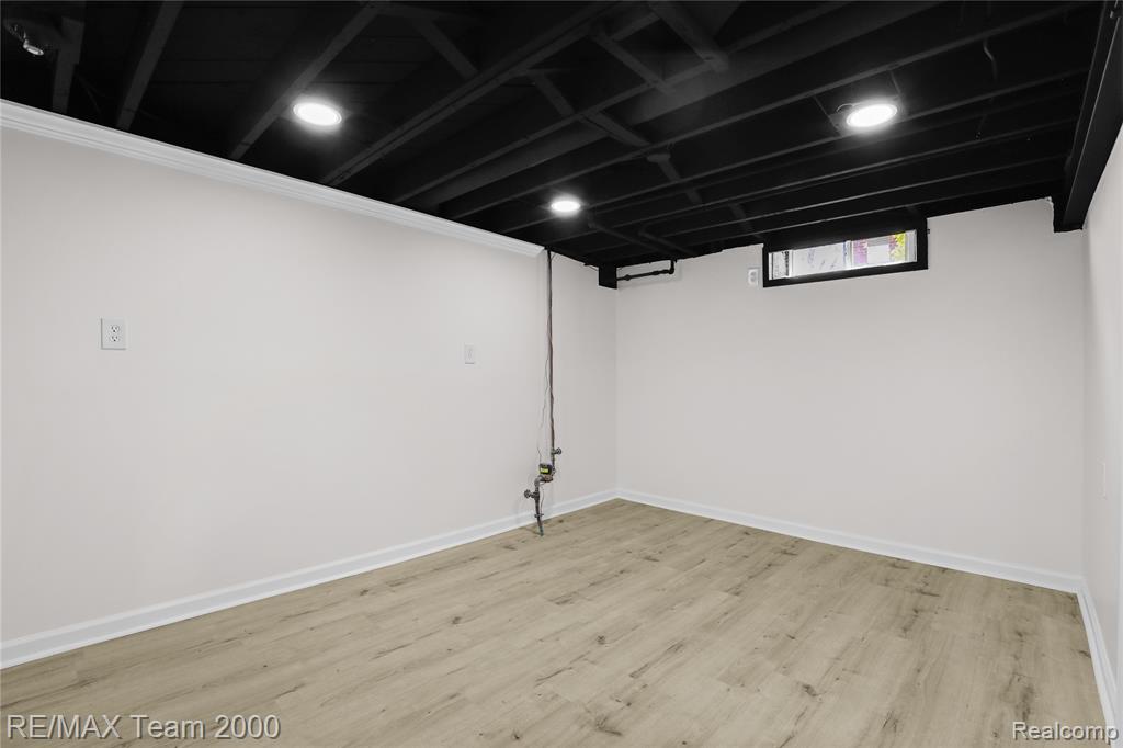 6135 Ardmore Street, Dearborn Heights, MI 48127 — Photo 26