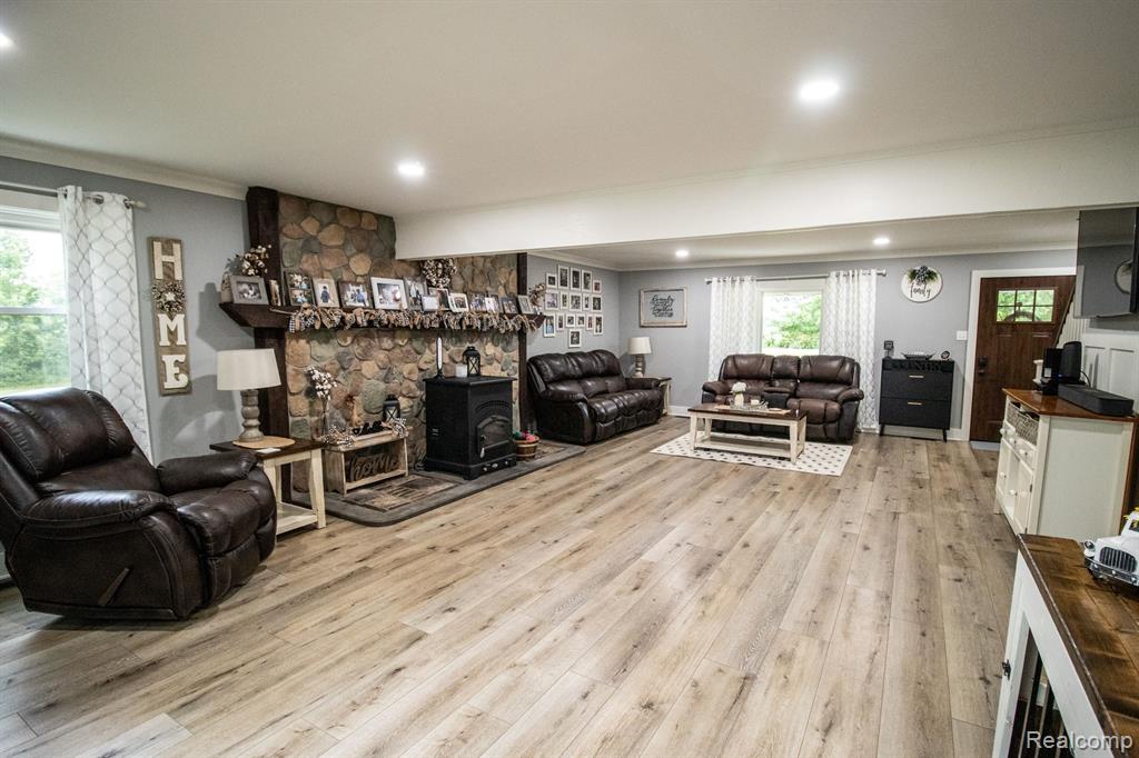 4585 Burt Road, Birch Run, MI 48415 — Photo 10