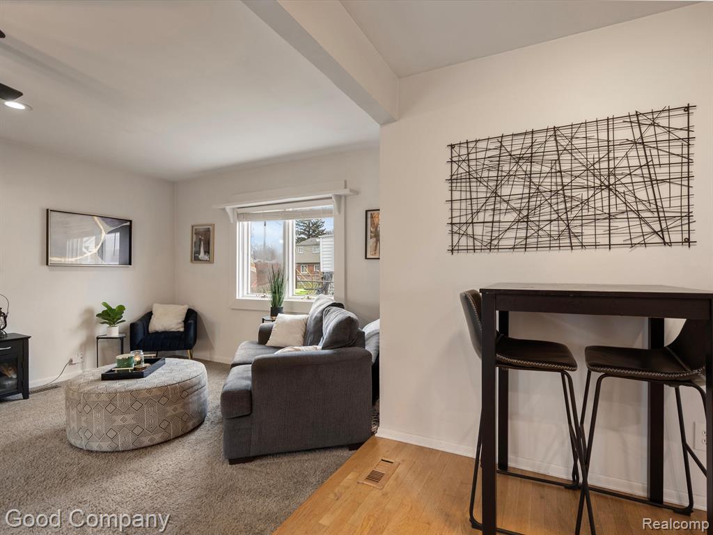 833 TANGLEWOOD Drive, Madison Heights, MI 48071 — Photo 10