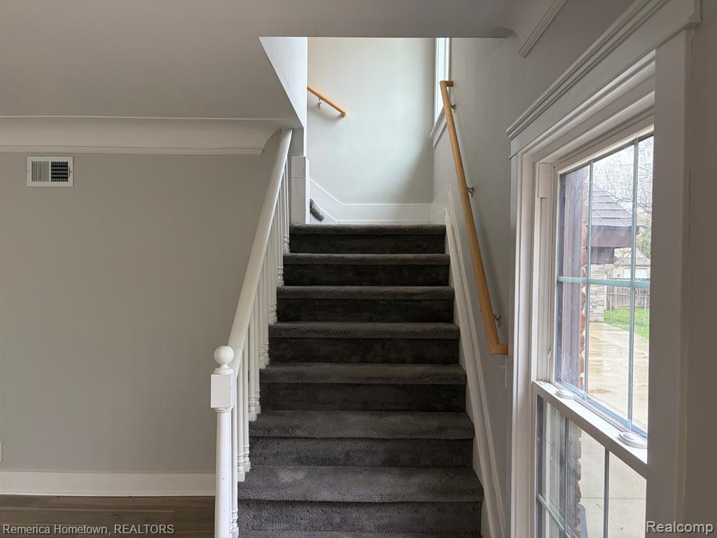 9614 Auburndale Street, Livonia, MI 48150 — Photo 10
