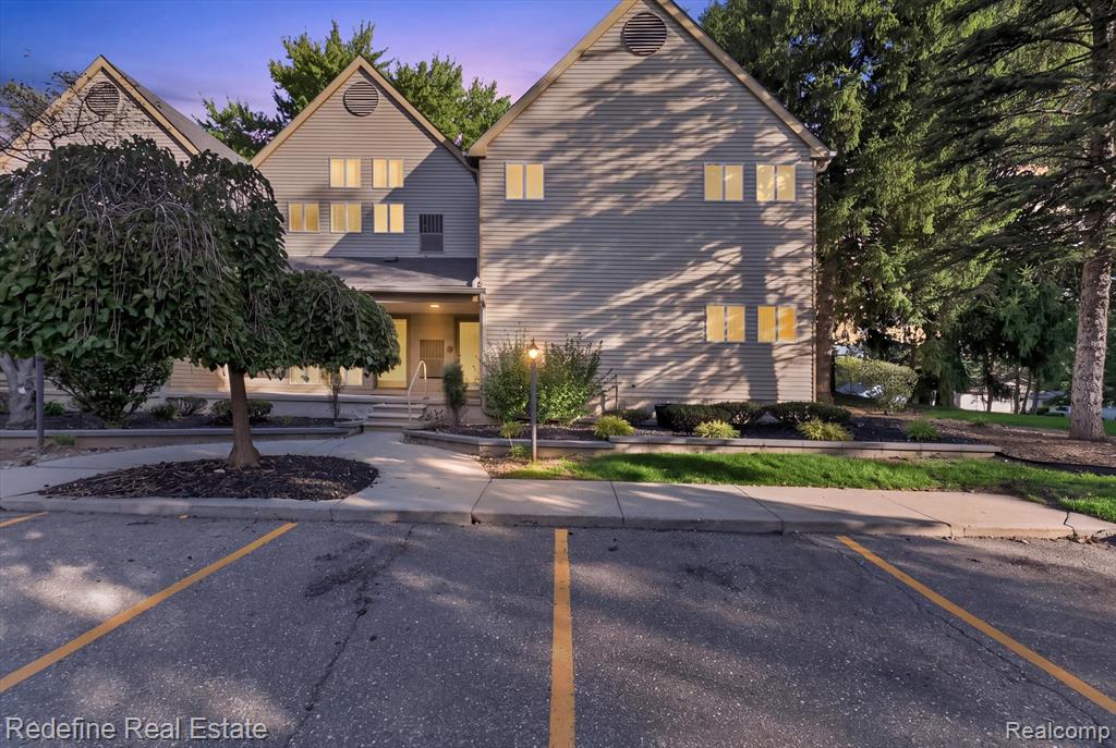 27971 Rollcrest Road, 9, Farmington Hills, MI 48334