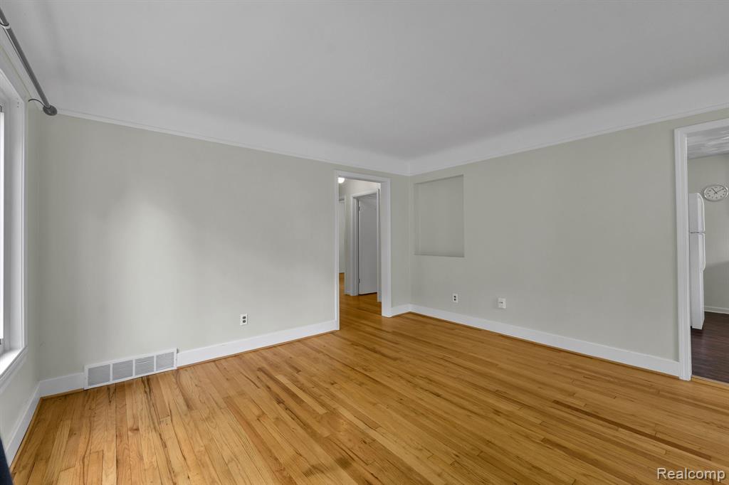 18257 Indian, Redford, MI 48240 — Photo 8