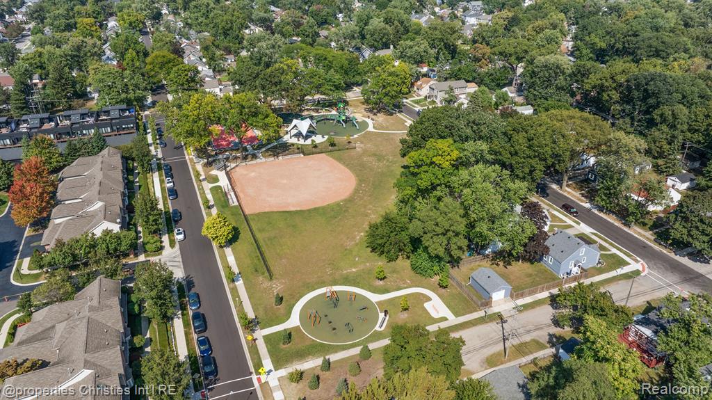 301 JAMES Circle, Royal Oak, MI 48067 — Photo 35