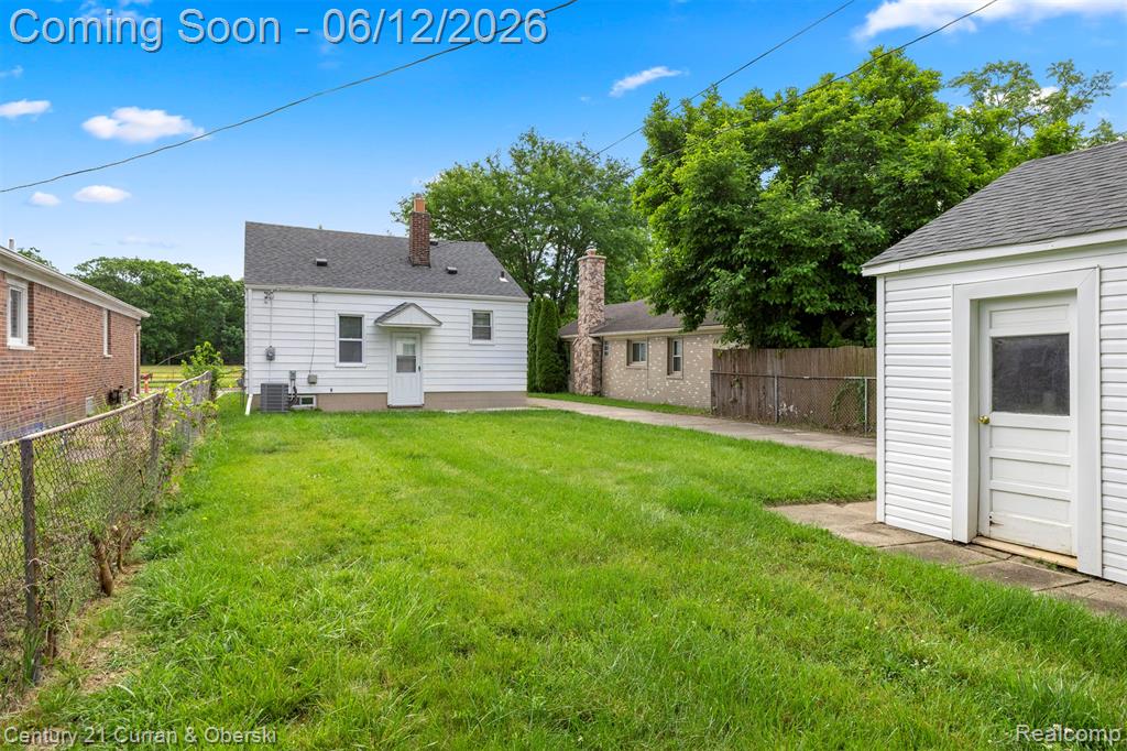 6719 Parkland Street, Dearborn Heights, MI 48127 — Photo 30