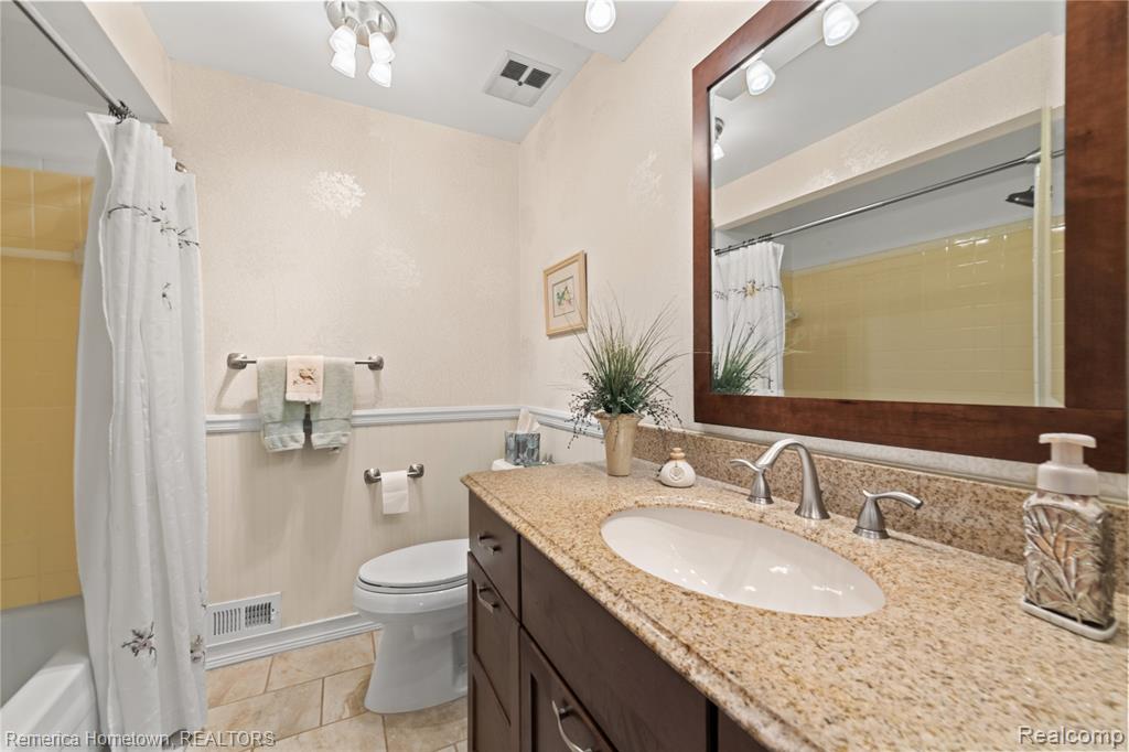 46490 Bartlett Drive, Canton, MI 48187 — Photo 19
