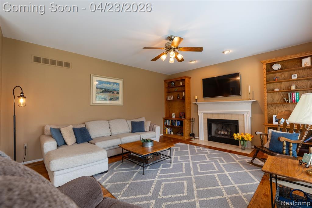 3915 Winslow Drive, Auburn Hills, MI 48326 — Photo 18