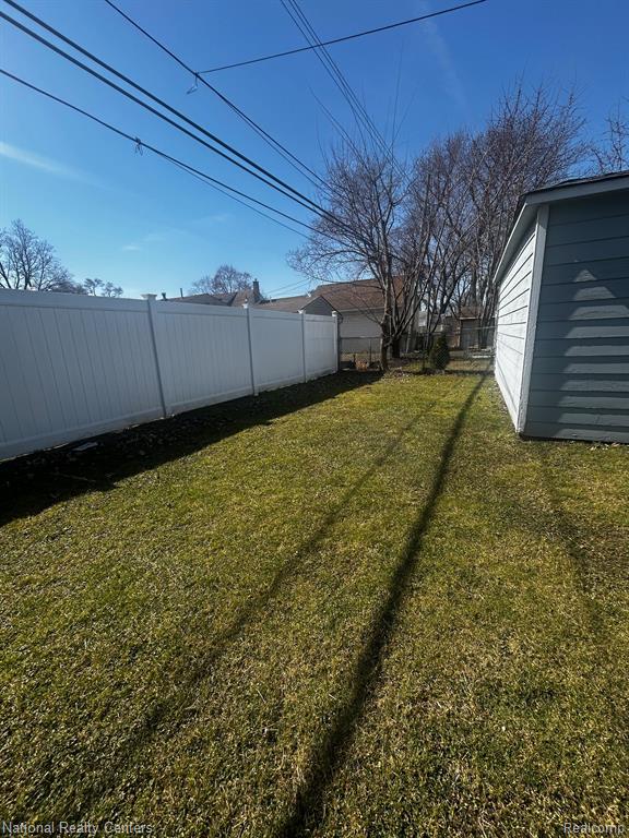 576 E BARRETT Avenue, Madison Heights, MI 48071 — Photo 6