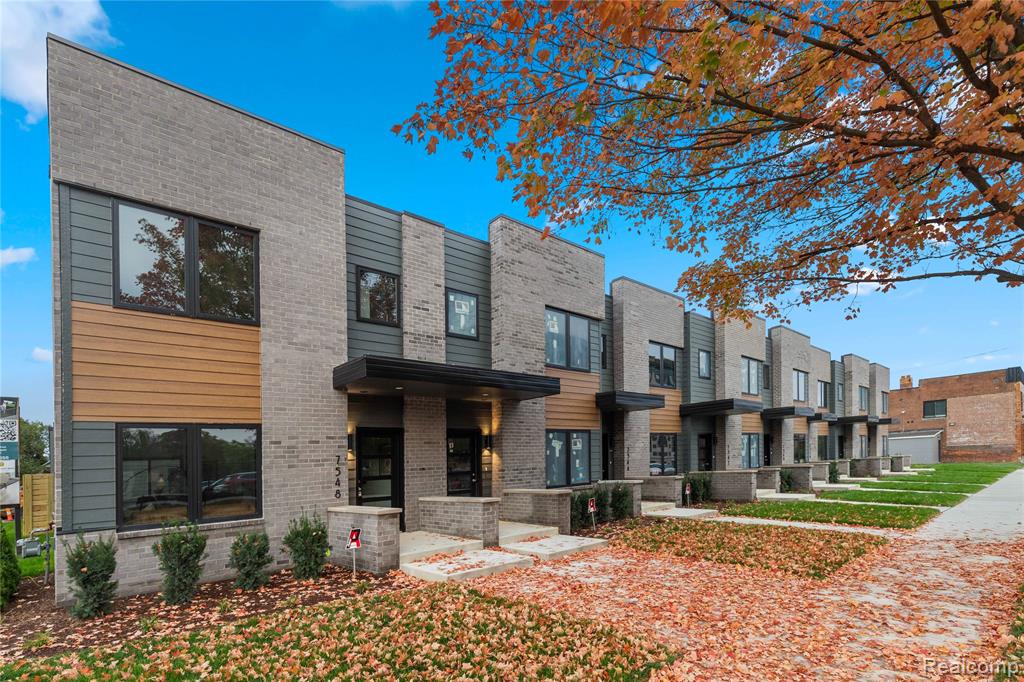 7542 Churchill Street - Photo 2