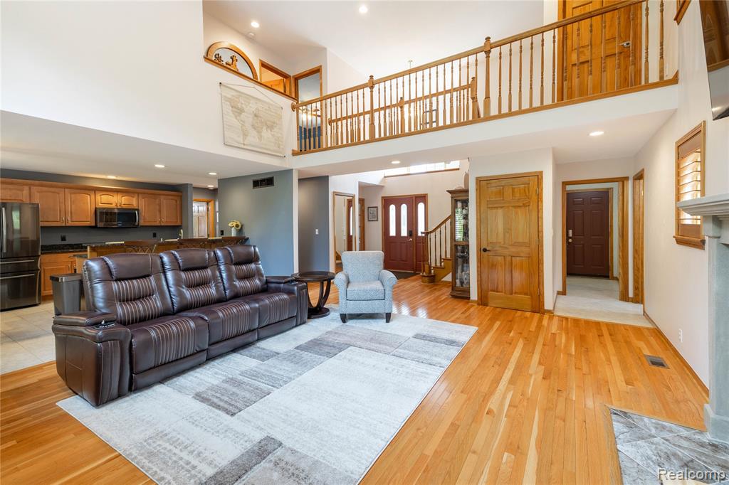 9362 Owen Street, Grosse Ile, MI 48138 — Photo 8