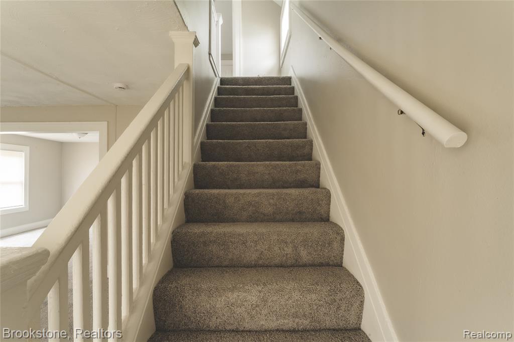 212 Sanderson Avenue, Pontiac, MI 48341 — Photo 12