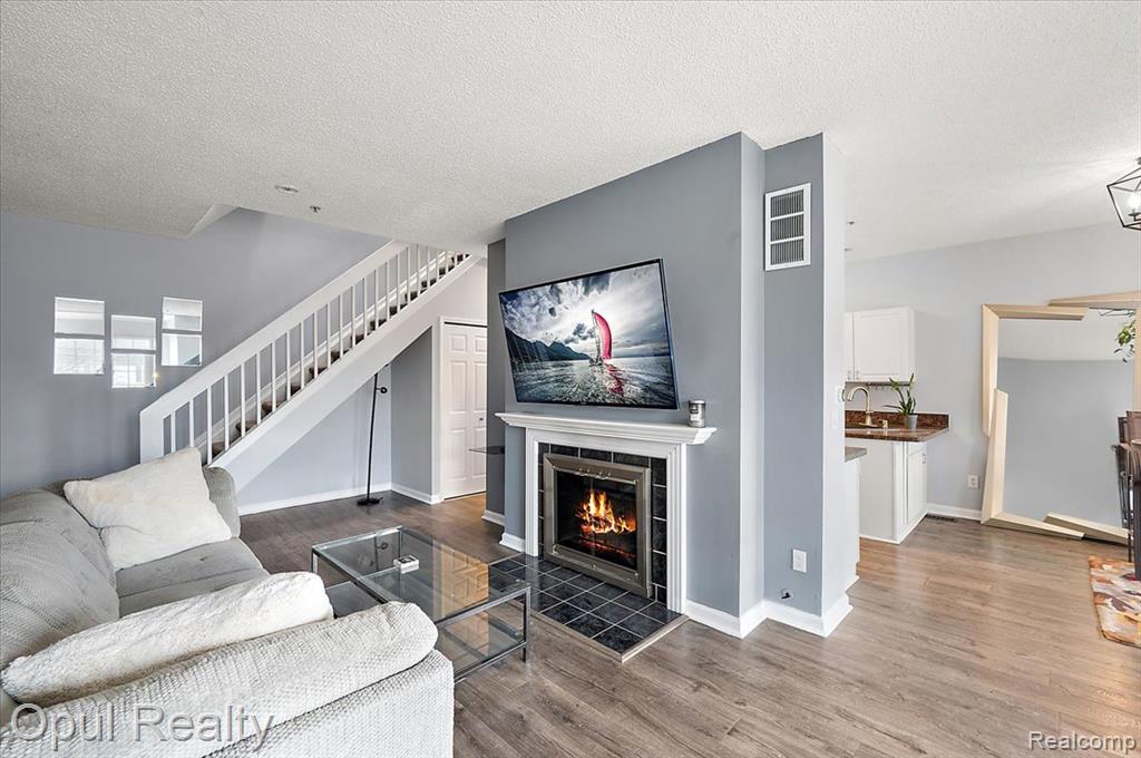 49714 Draper Circle, 87, Plymouth, MI 48170 — Photo 2