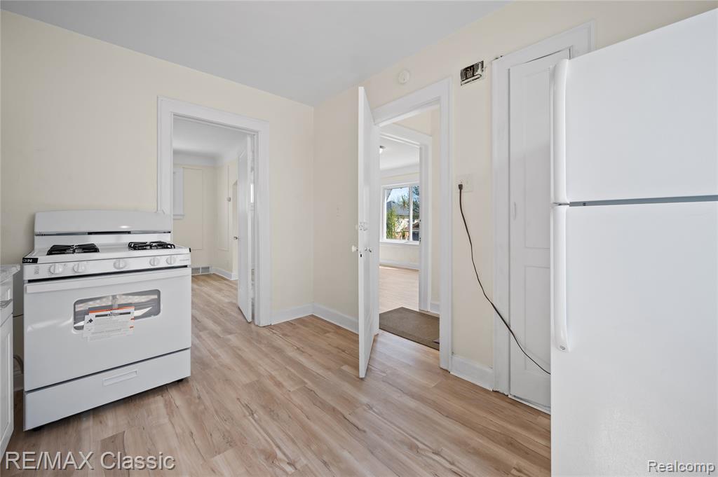 7239 Barrie Street, Dearborn, MI 48126 — Photo 34