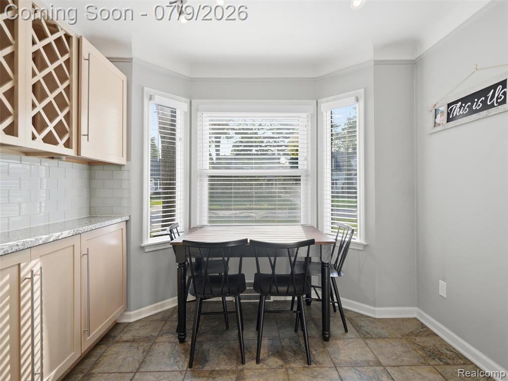 622 N Rembrandt Avenue, Royal Oak, MI 48067 — Photo 7