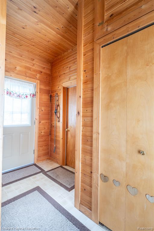6183 Jameson Drive, Waterford, MI 48329 — Photo 17