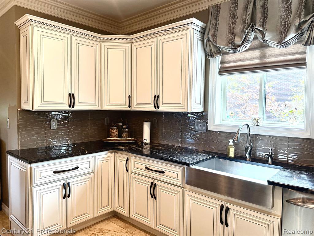 8814 PRESTWICK Lane, Washington, MI 48095 — Photo 14