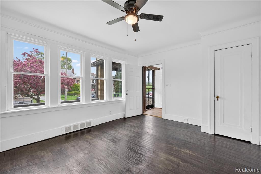 368 Piper Boulevard, Detroit, MI 48215 — Photo 9