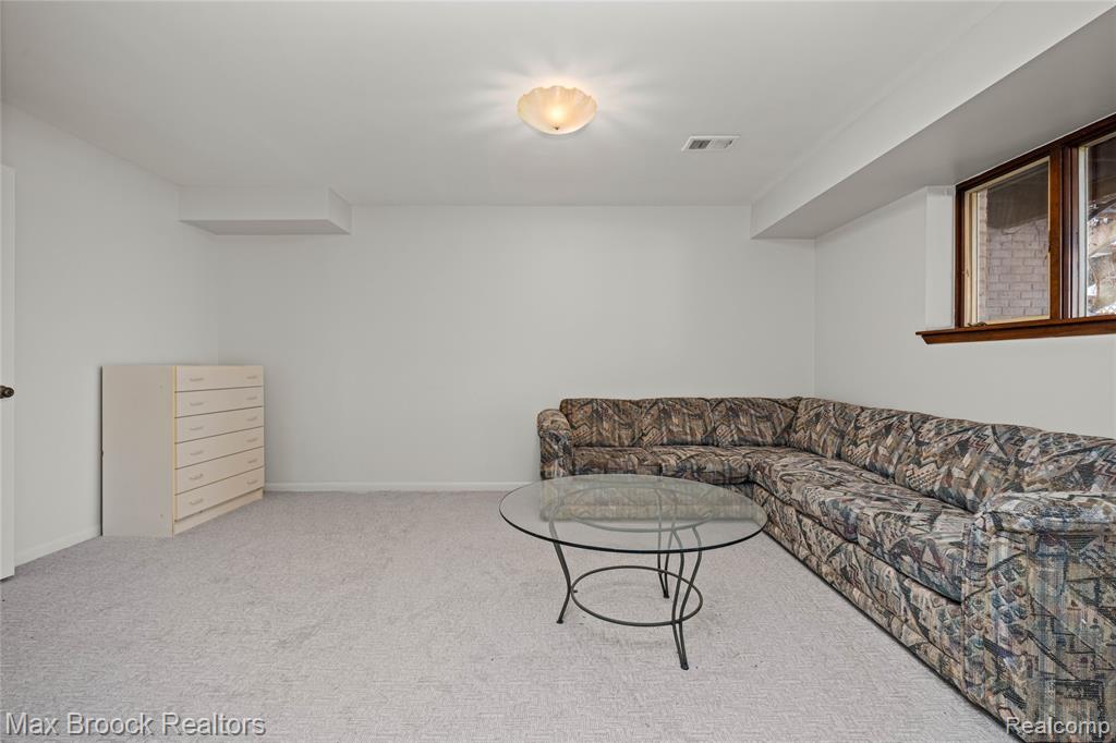 35550 Pleasant Valley Road, Farmington Hills, MI, 48331