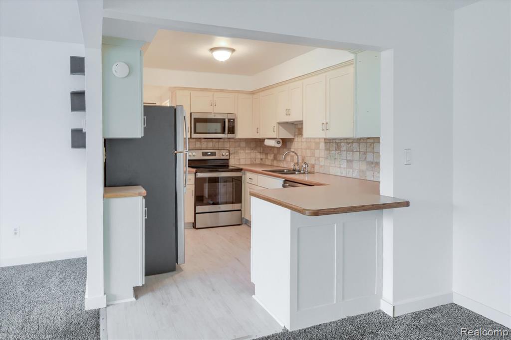 29780 City Center Drive, 3, Warren, MI 48093 — Photo 8