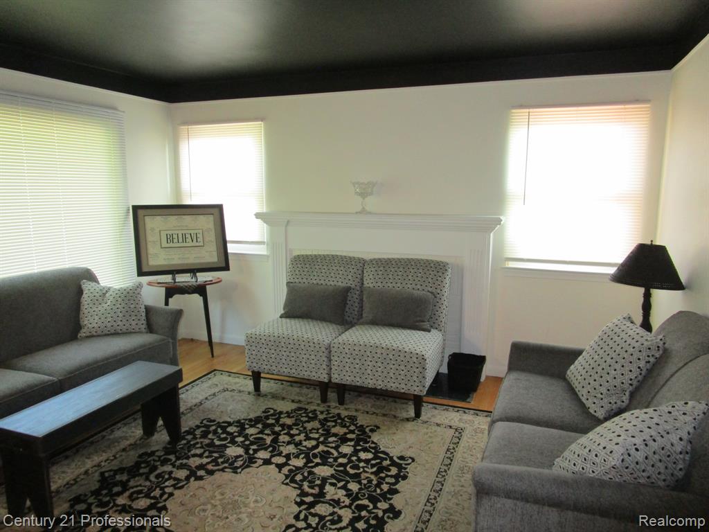 7715 Donna Street, Westland, MI — Photo 3