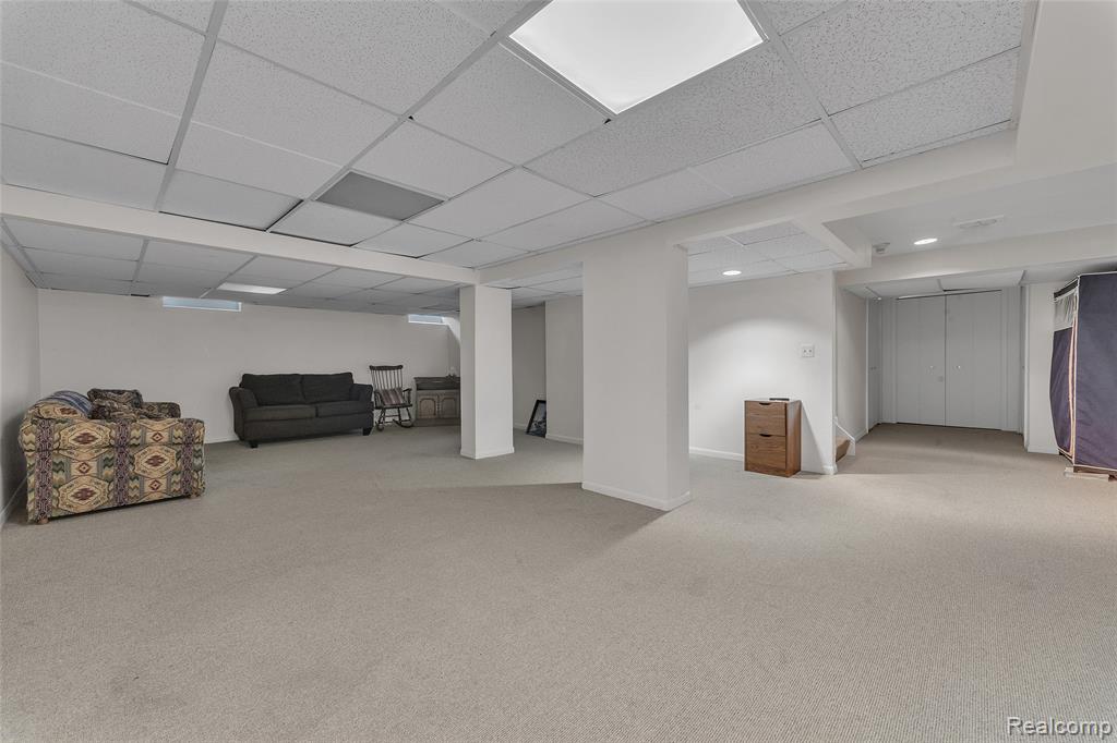 687 Foxhall Road, Bloomfield Hills, MI 48304 — Photo 34