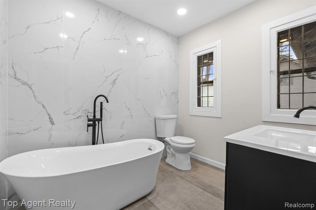 784 Barrington Road, Grosse Pointe Park, MI 48230 — Photo 26