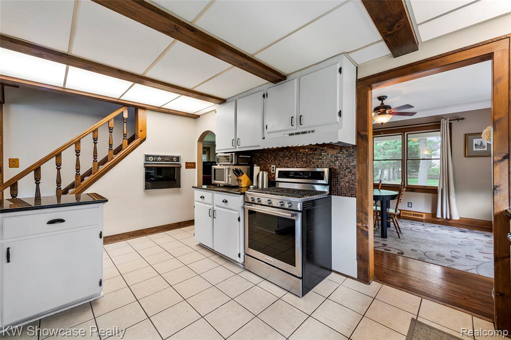 3980 Spencer Terrace, West Bloomfield, MI 48323 — Photo 23
