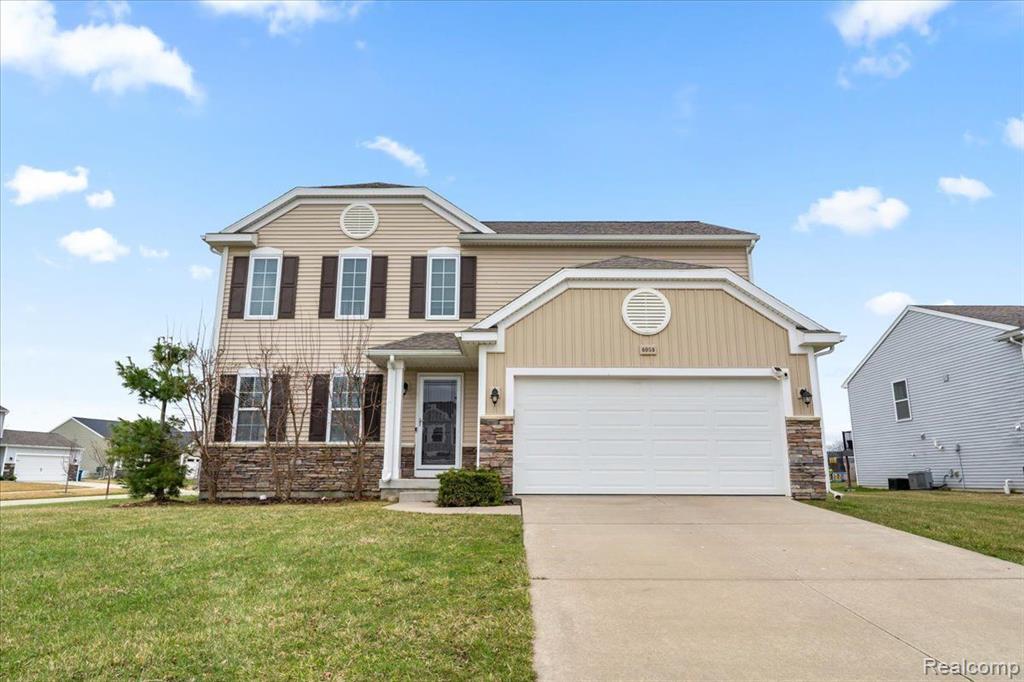 6059 BLUEFIELD Drive, Linden, MI 48451 — front exterior
