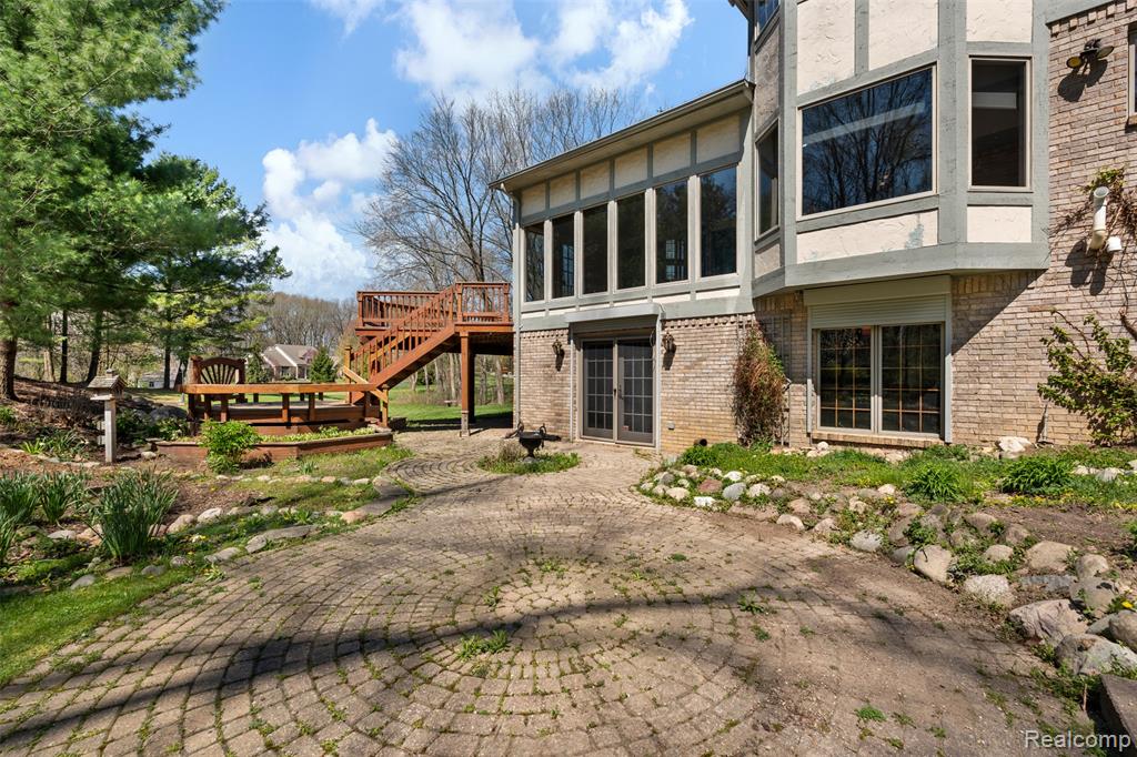 561 Valley Drive, Milford, MI 48381 — Photo 49