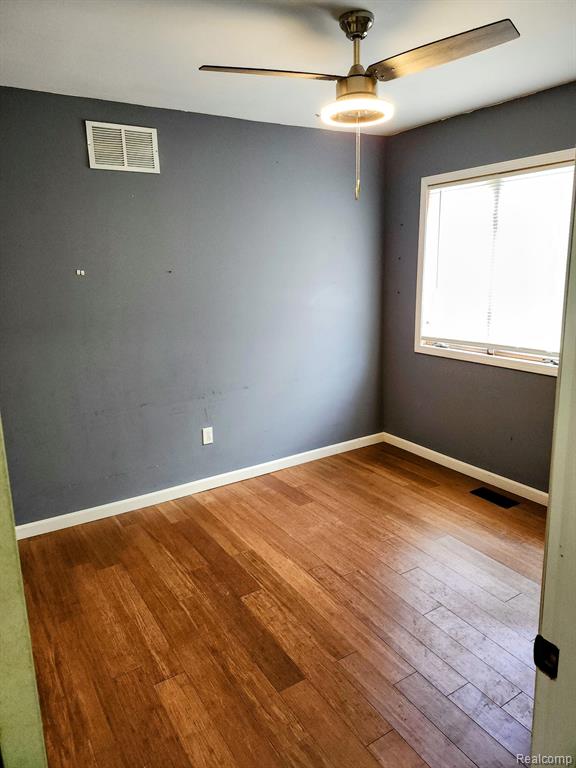 4010 RED ARROW Road, Flint, MI 48507 — Photo 7