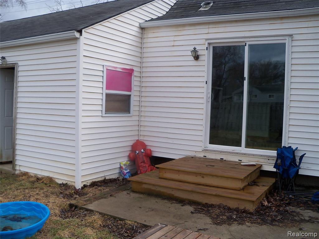 413 E Hemphill Road, Flint, MI 48507 — Photo 3