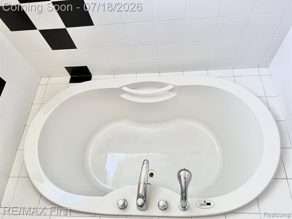 774 W Oakridge Street, Ferndale, MI 48220 — Photo 36