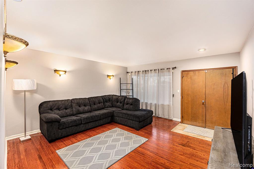 4238 Angeline Drive, Sterling Heights, MI 48310 — Photo 3