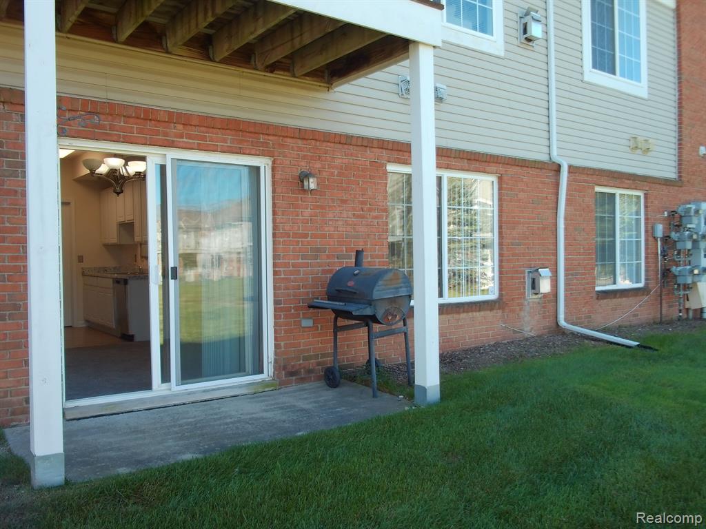 2009 MONARCH Drive, Shelby Twp, MI 48316 — Photo 12