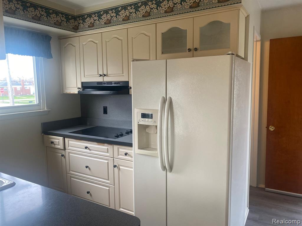 6840 CRESTWOOD Street, Dearborn Heights, MI 48127 — Photo 8