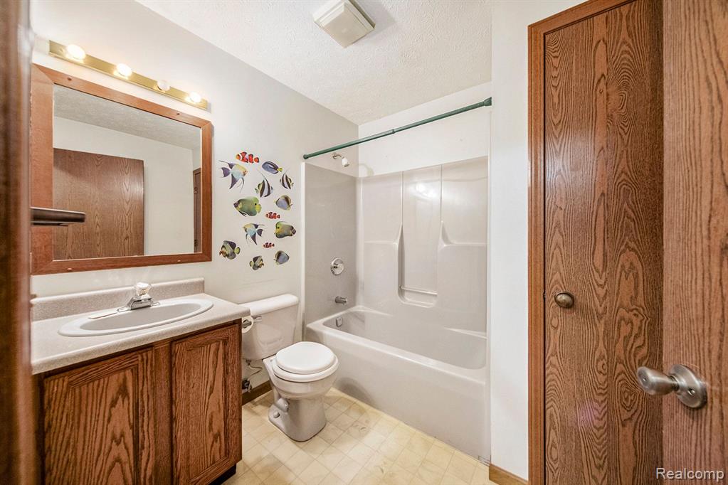 19055 SANDBORN Road, Manchester, MI 48158 — Photo 14