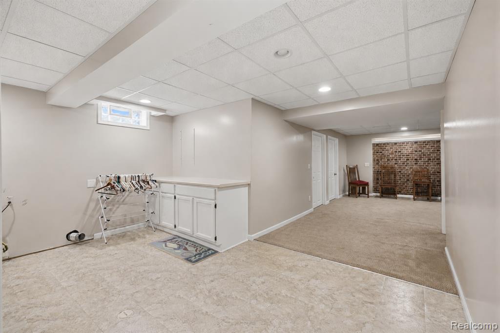 3477 Amber Oaks Drive, Howell, MI 48855 — Photo 22