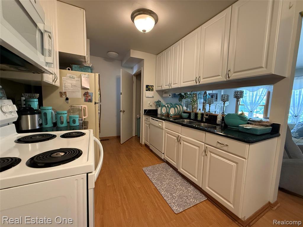 2768 Glenbridge Court, Ann Arbor, MI 48104 — Photo 6