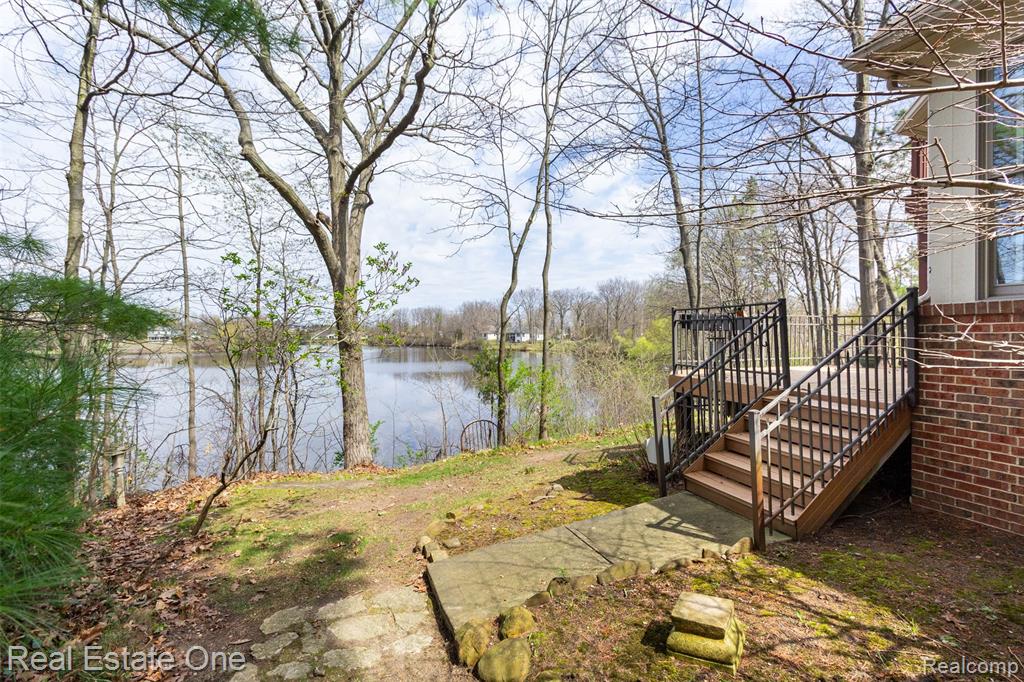 10215 Mill Pointe Drive, Goodrich Vlg, MI — Photo 56