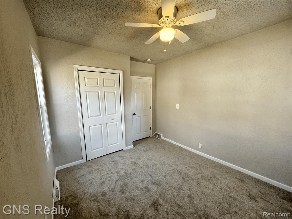 882 KENILWORTH Avenue, Pontiac, MI 48340 — Photo 12