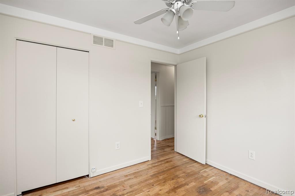 9870 FAIRBANKS Street, Belleville, MI 48111 — Photo 13