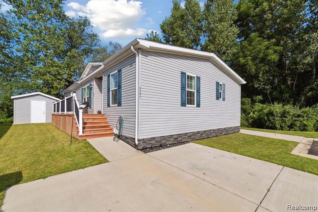 5201 Millstone, Milford, MI 48380 — Photo 2
