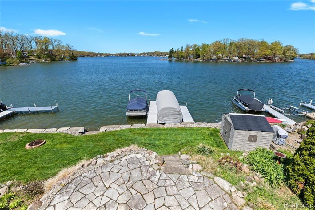 6521 HARTWOOD Drive, Fenton, MI 48430 — Photo 39