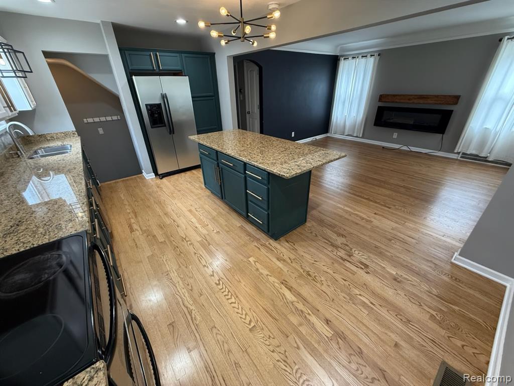 511 S Vermont Avenue, Royal Oak, MI 48067 — Photo 2