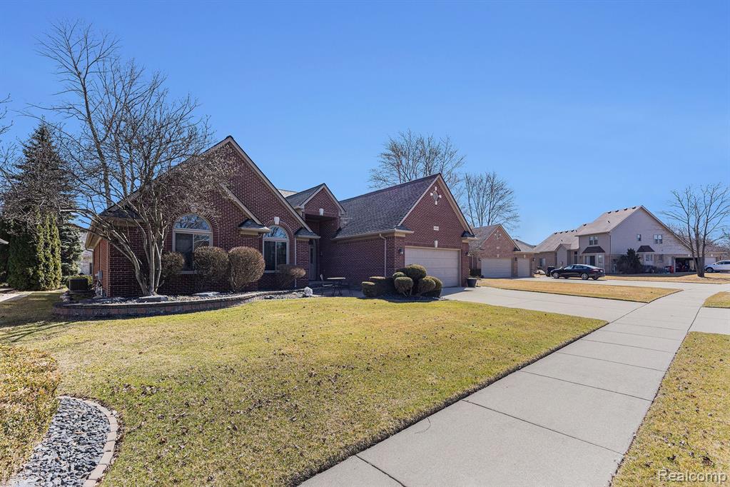 54550 CABRILLO Drive, Macomb, MI 48042 — Photo 2