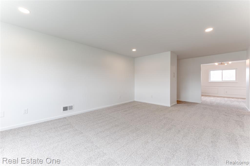 801 W Long Lake Road, 4, Bloomfield Hills, MI 48302 — Photo 8