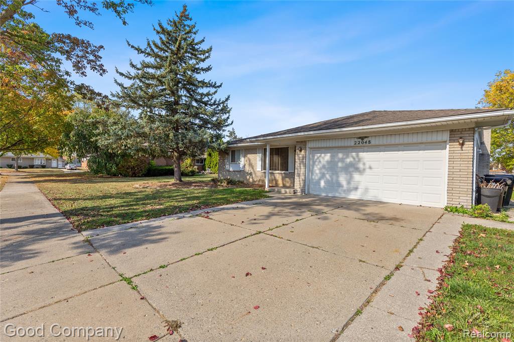 22048 Hampton Court, Woodhaven, MI 48183 — Photo 2
