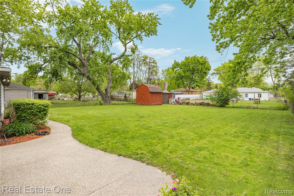 2262 Kohler Street, Waterford, MI 48329 — Photo 43