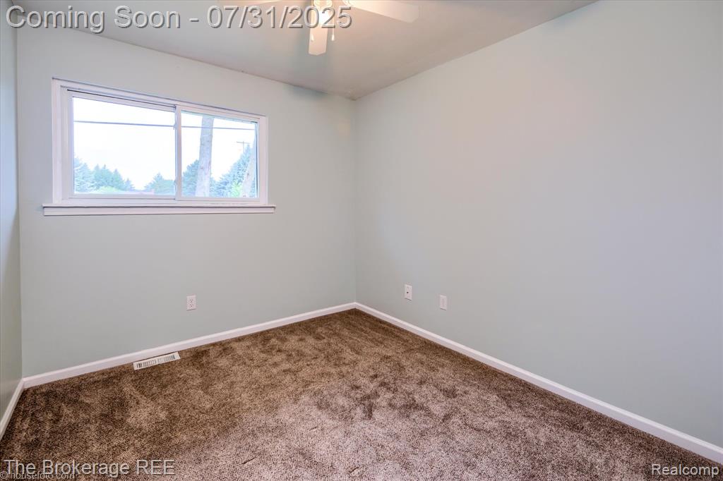 5010 Spring Well Lane, Grand Blanc, MI 48439 — Photo 28