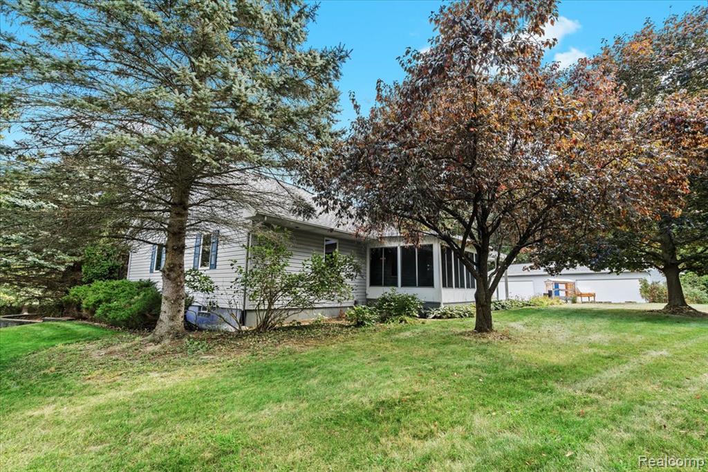 425 N Brandt, Ortonville, MI 48462 — Photo 37